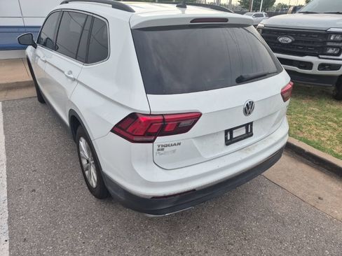 Used 2018 Volkswagen Tiguan SE w/ Panoramic Sunroof Package FWD image 8