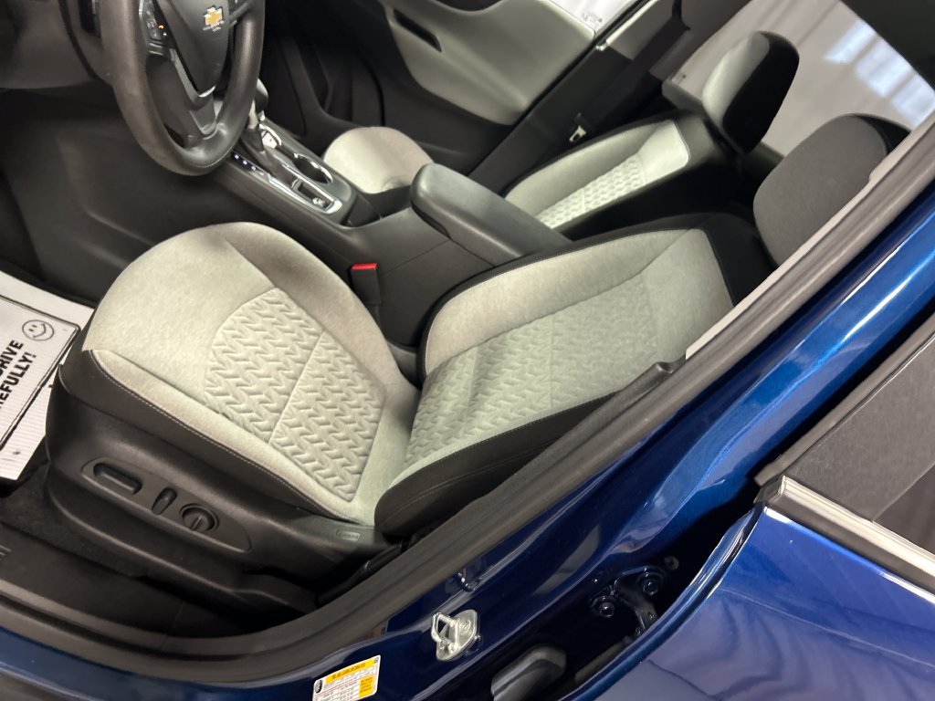 Used 2023 Chevrolet Equinox LS w/ LS Convenience Package FWD image 10