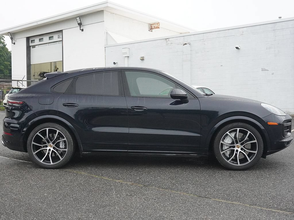 Used 2022 Porsche Cayenne Turbo AWD/4WD image 23