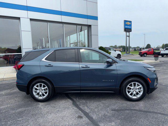 Used 2024 Chevrolet Equinox LT FWD image 2