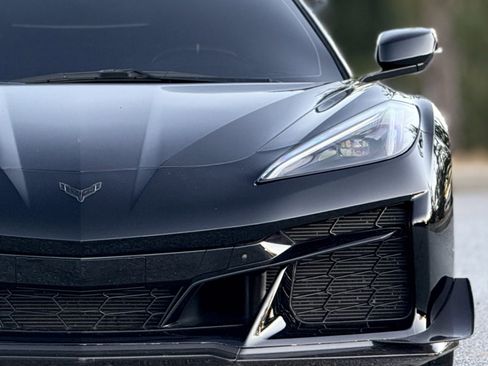 Used 2023 Chevrolet Corvette Z06 w/ Z07 Performance Package image 14