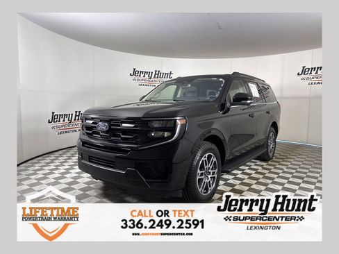 Used 2025 Ford Expedition Active AWD/4WD image 1