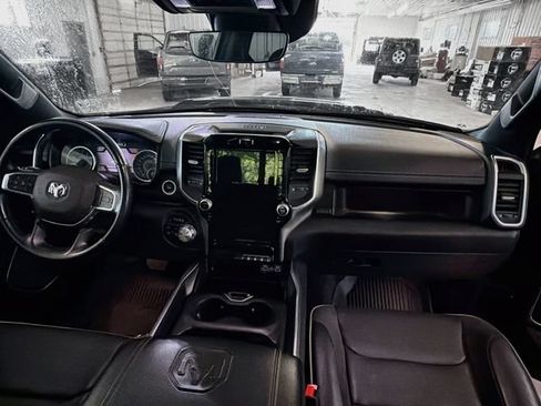Used 2022 RAM 1500 Laramie AWD/4WD image 10