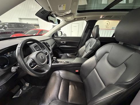 Used 2020 Volvo XC90 T5 Momentum image 12