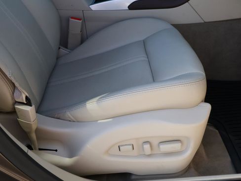 Used 2016 Cadillac SRX Luxury w/ Driver Awareness Package image 24