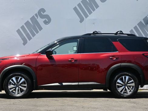 Used 2022 Nissan Pathfinder SL FWD image 5