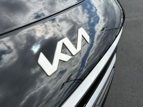 Used 2025 Kia Niro LX FWD image 34