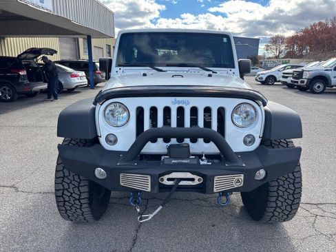 Used 2018 Jeep Wrangler Unlimited Sport w/ Connectivity Group image 2