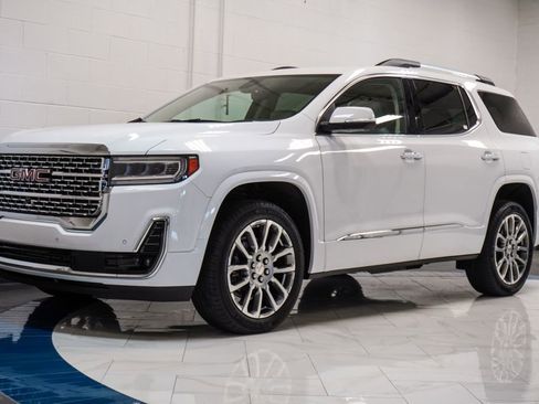 Used 2023 GMC Acadia Denali w/ Denali Technology Package FWD image 4