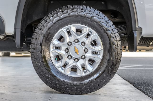 Used 2024 Chevrolet Silverado 2500 LTZ AWD/4WD image 14
