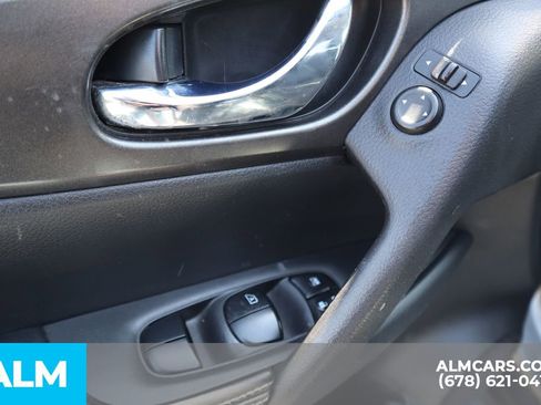 Used 2016 Nissan Rogue S w/ Appearance Package image 16