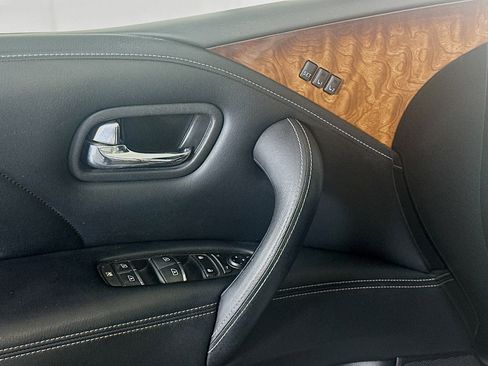 Used 2016 INFINITI QX80 4WD w/ Deluxe Technology Package image 15