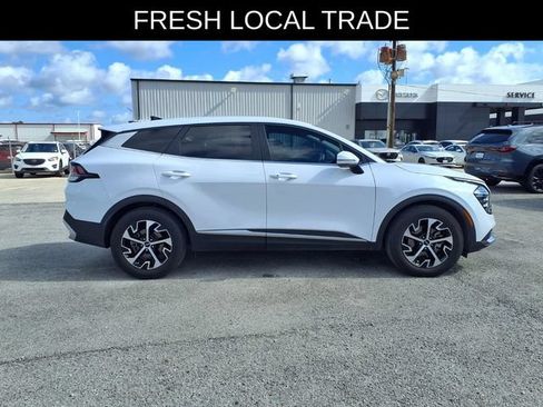 Used 2025 Kia Sportage EX FWD image 5