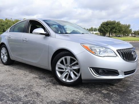 Used 2016 Buick Regal FWD image 1