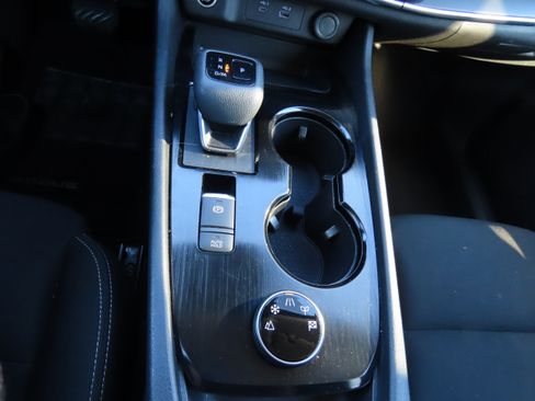 Used 2023 Nissan Rogue S image 29