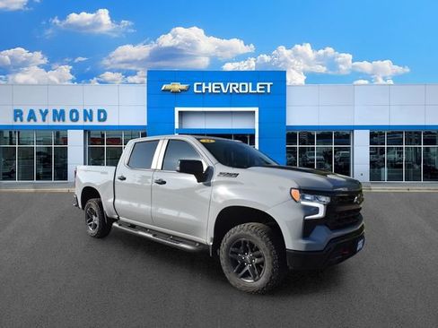 Used 2024 Chevrolet Silverado 1500 LT Trail Boss w/ Convenience Package II AWD/4WD image 10