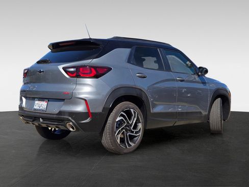 Used 2025 Chevrolet TrailBlazer RS FWD image 4