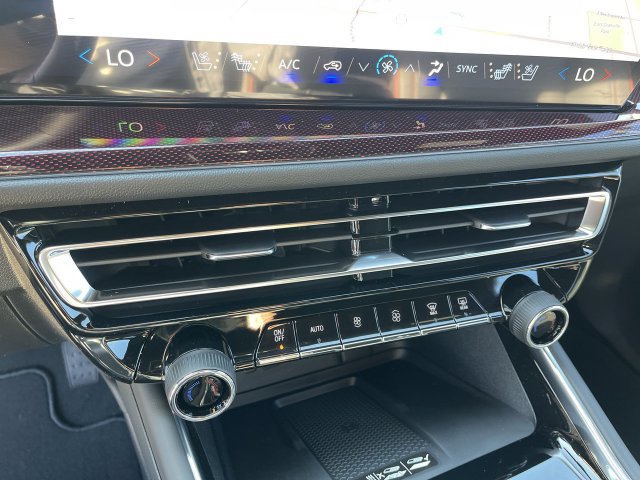 New 2027 Chevrolet Traverse RS w/ LPO, Floor Liner Package AWD/4WD image 19