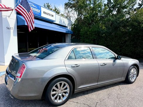 Used 2011 Chrysler 300 Limited RWD image 11