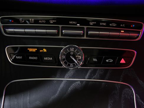 Used 2018 Mercedes-Benz E 300 image 20