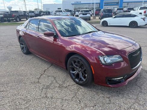 Used 2022 Chrysler 300 S w/ Comfort Group RWD image 2