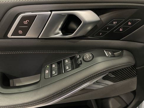 Used 2024 BMW X5 M60i image 12