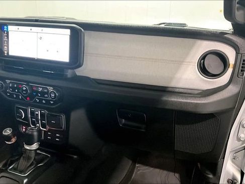 Used 2024 Jeep Wrangler Willys image 28