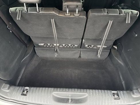 Used 2025 Chrysler Pacifica Limited image 17