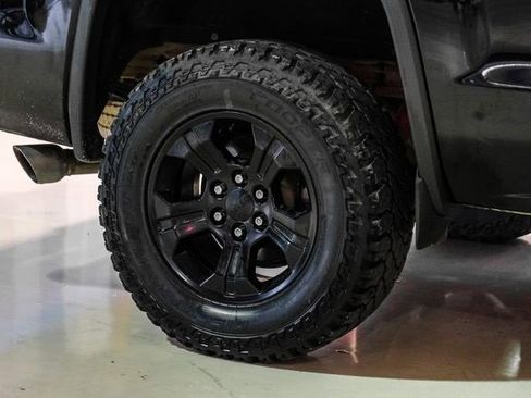 Used 2018 GMC Sierra 1500 SLT w/ All Terrain X Package image 47