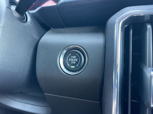 Used 2025 GMC Acadia Elevation image 22