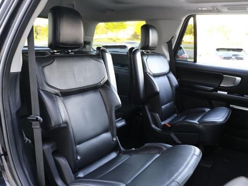 Used 2025 Ford Expedition Platinum AWD/4WD image 13