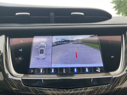 Used 2020 Cadillac XT6 Premium Luxury FWD image 27