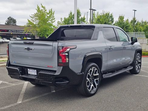 Used 2025 Chevrolet Silverado EV RST AWD/4WD image 5