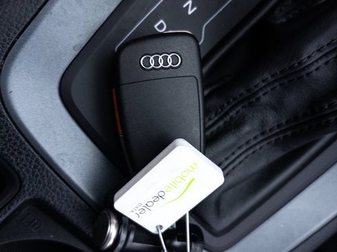 Used 2019 Audi Q3 2.0T Prestige w/ Prestige Package AWD/4WD image 35