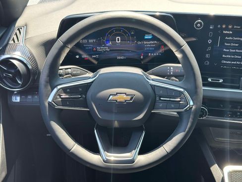 Certified 2025 Chevrolet Equinox LT w/ Safety and Technology Package AWD/4WD image 14