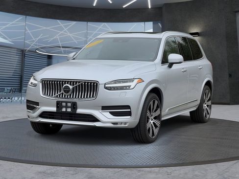 Used 2022 Volvo XC90 T6 Inscription w/ Advanced Package AWD/4WD image 2
