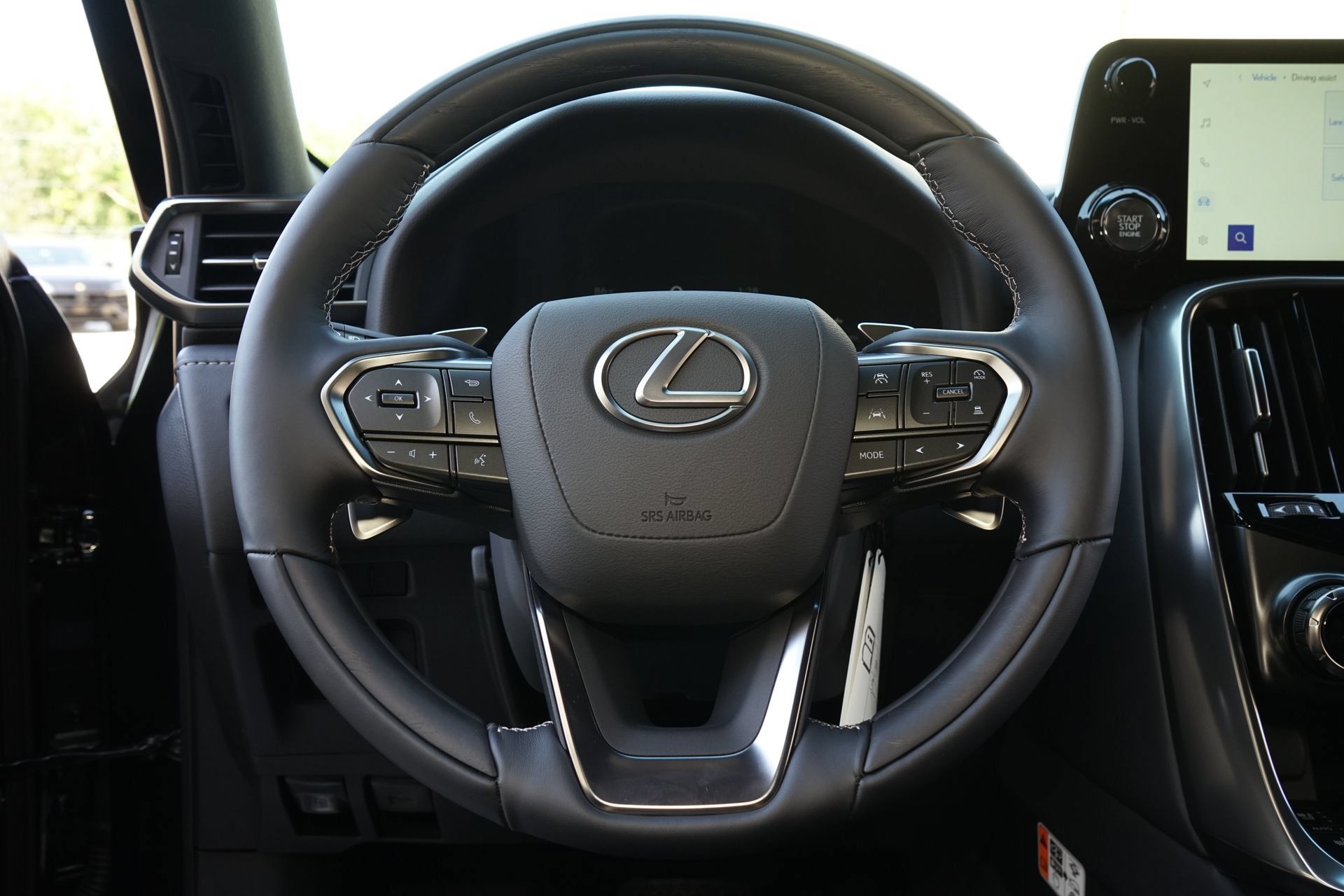 Used 2026 Lexus LX 600 4WD w/ Luxury Package image 12