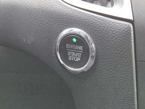 Used 2018 Ford Edge SEL image 11