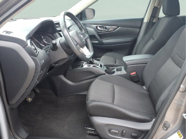 Used 2018 Nissan Rogue SV FWD image 19