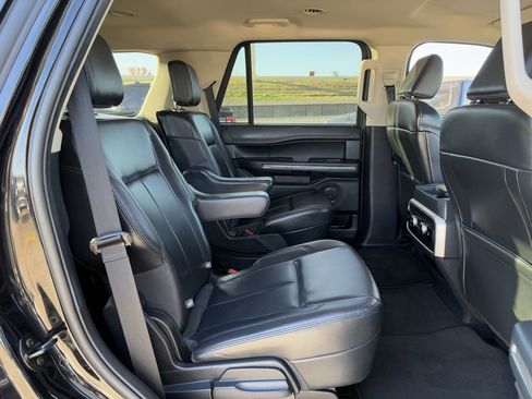 Used 2024 Ford Expedition XLT image 29