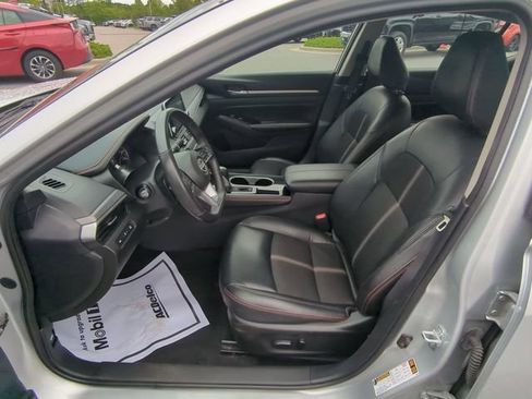 Used 2024 Nissan Altima 2.5 SR FWD image 18
