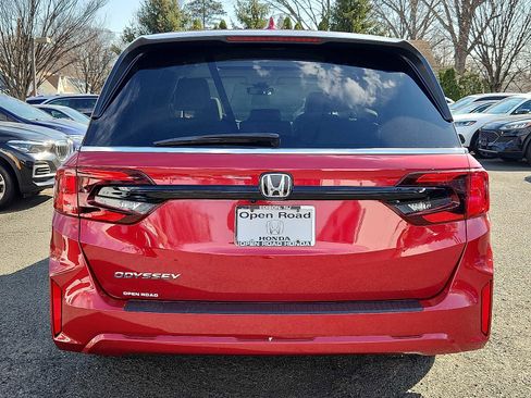 Certified 2026 Honda Odyssey EX-L image 5
