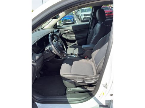 Used 2025 Buick Encore GX Preferred FWD image 11