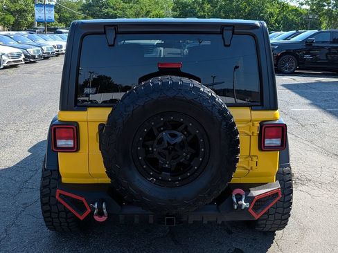 Used 2021 Jeep Wrangler Unlimited Rubicon w/ Cold Weather Group AWD/4WD image 8