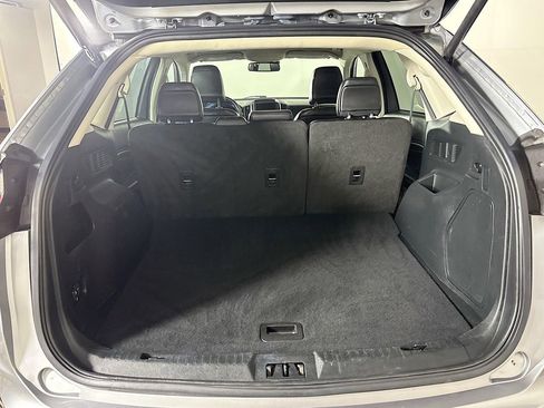 Used 2022 Ford Edge Titanium image 20