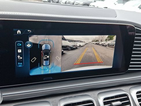 New 2026 Mercedes-Benz GLS 450 4MATIC image 16