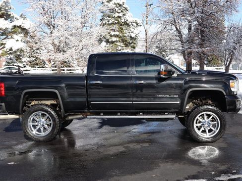 Used 2018 GMC Sierra 3500 Denali w/ Duramax Plus Package image 3
