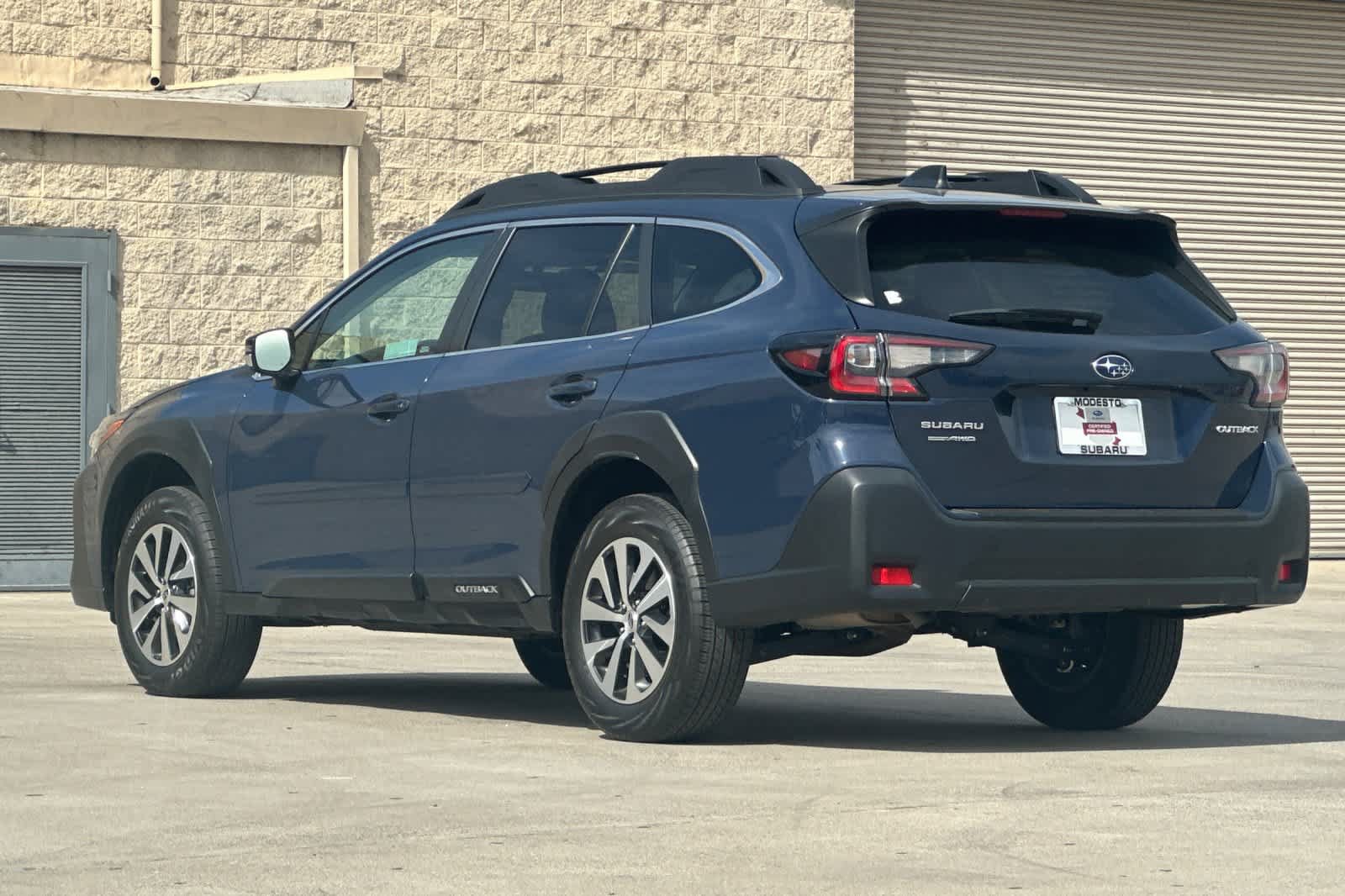 Used 2024 Subaru Outback Premium AWD/4WD image 5