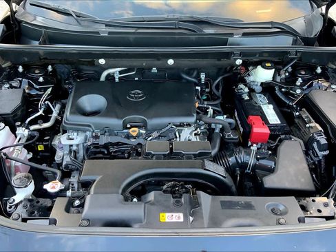Used 2021 Toyota RAV4 XLE Premium image 30