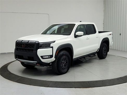 New 2026 Nissan Frontier PRO-4X w/ Pro-4x Convenience Package image 3